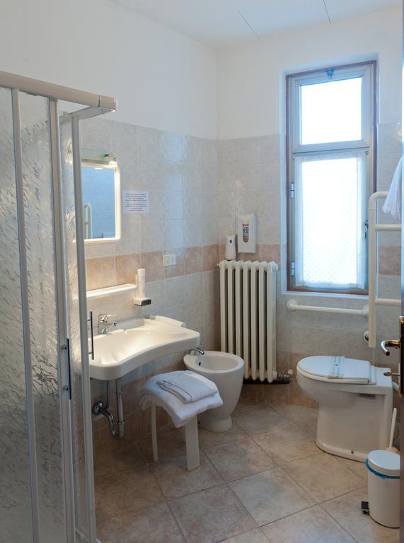 Albergo Marsari Пескьера-дель-Гарда Номер фото